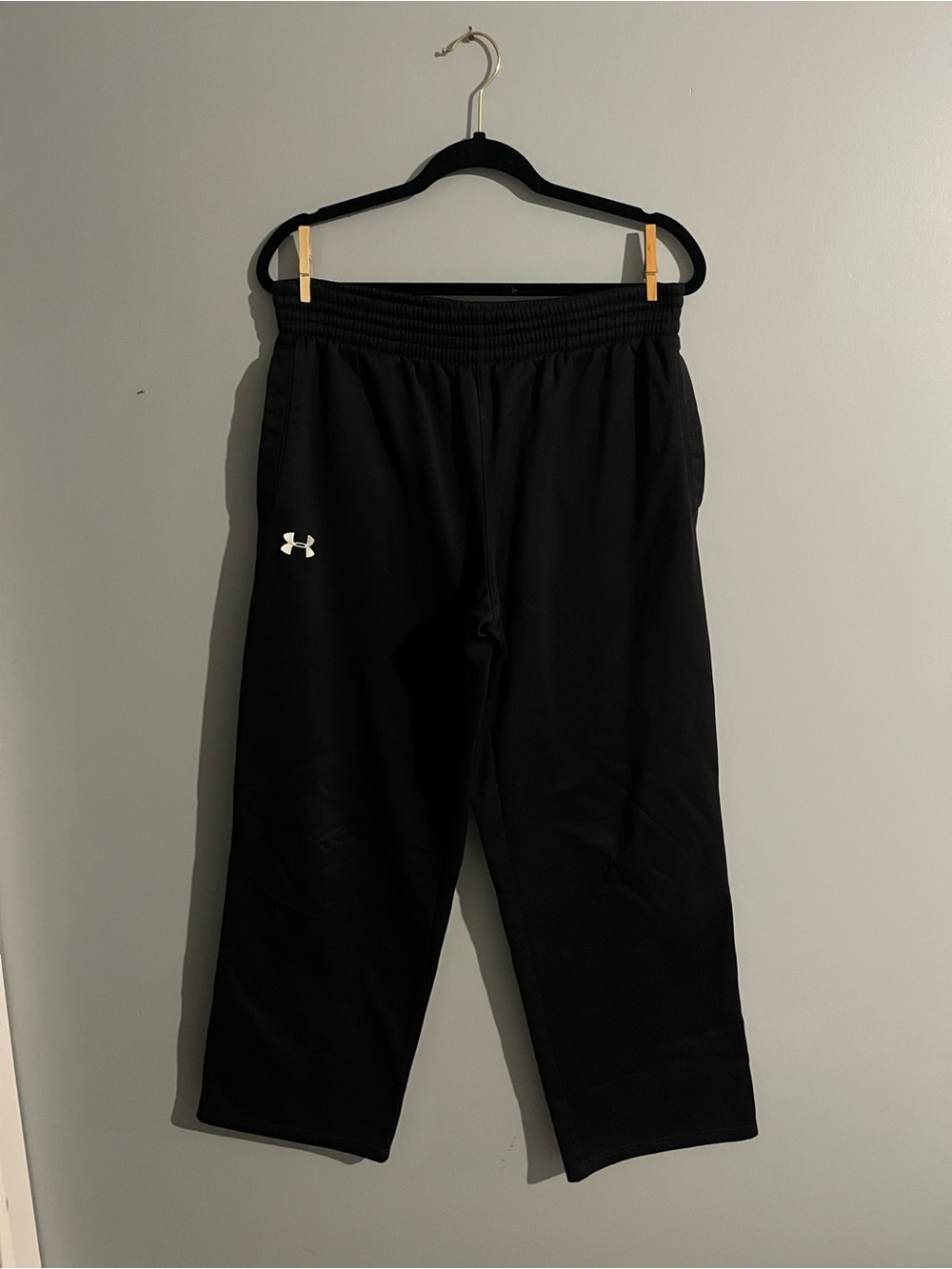 Under Armour Black Jogger Sweatpants with White Logo size medium
